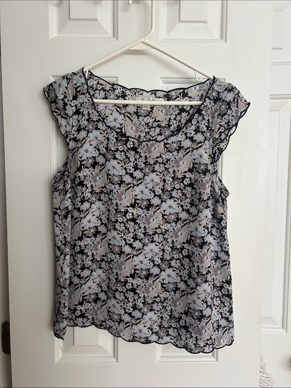 Floral Cap-Sleeve sheer blouse
